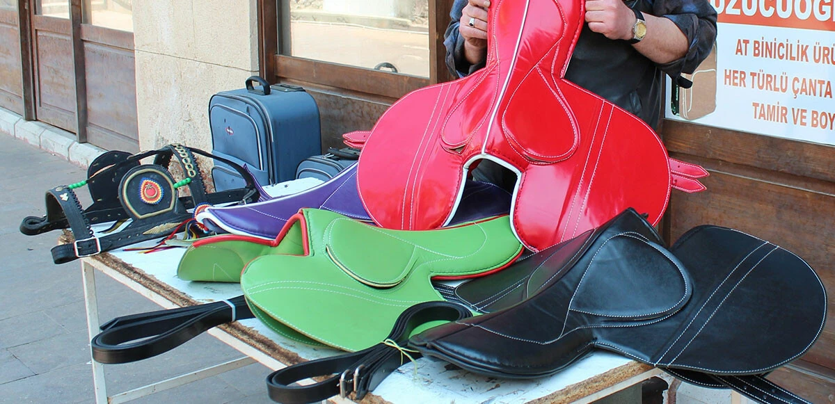 Küçücük bir dükkandan Avrupa'ya açıldı: Manisalı zanaatkâr el emeğini 5 ülkeye ihraç ediyor