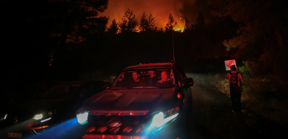 Son dakika: Ters rüzgar yangını büyütüyor! Marmaris'teki orman yangınında son durum: Savcılık soruşturma başlattı, Erdoğan da bölgede