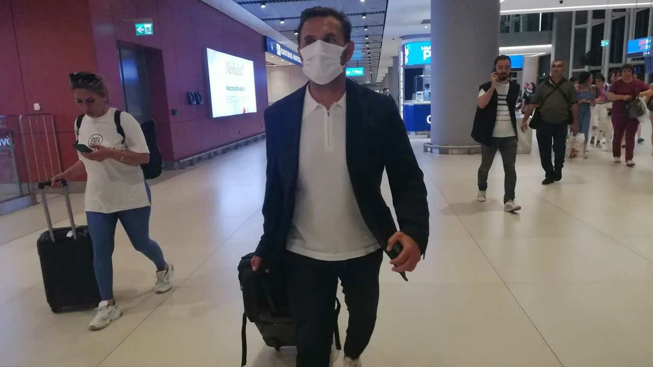 Okan Buruk geldi, Domenec Torrent veda etti