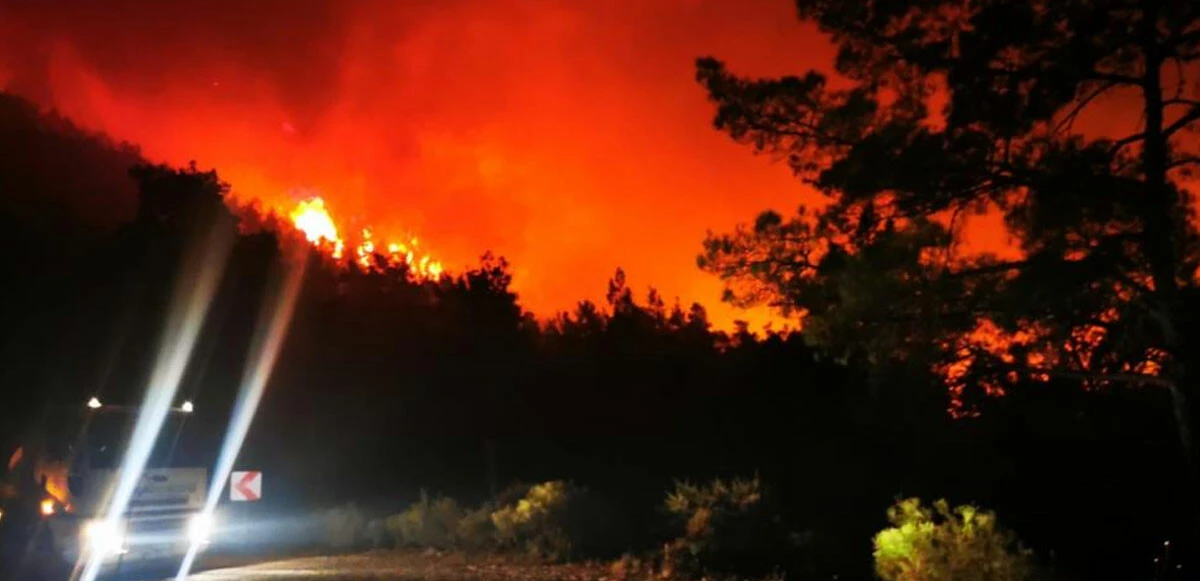 Marmaris yangınına hava muhalefeti! Uçaklarla müdahale başladı