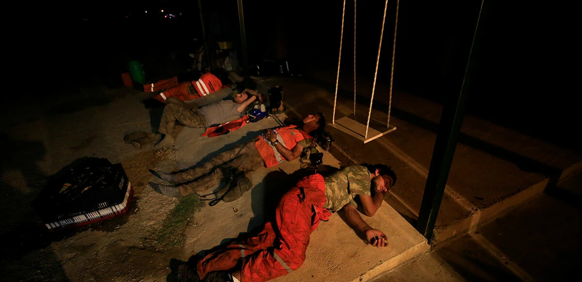 Yeşil vatan savunmasında 4. gün: Ciğerlerimizi yakan cani tutuklandı, yangında soğutma işlemi başladı (Marmaris’te orman yangınında son durum)