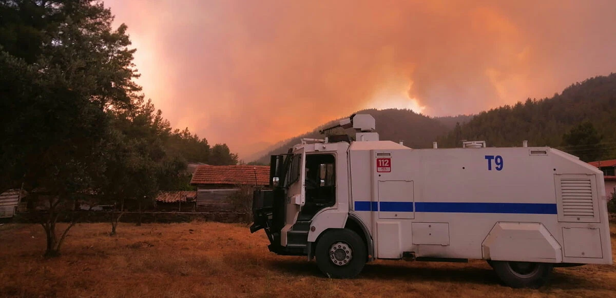 Yeşil vatan savunmasında 4. gün: Ciğerlerimizi yakan cani tutuklandı, yangında soğutma işlemi başladı (Marmaris’te orman yangınında son durum)