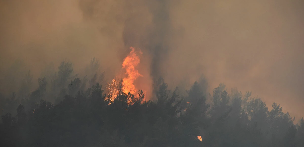 Yeşil vatan savunmasında 4. gün: Ciğerlerimizi yakan cani tutuklandı, yangında soğutma işlemi başladı (Marmaris’te orman yangınında son durum)