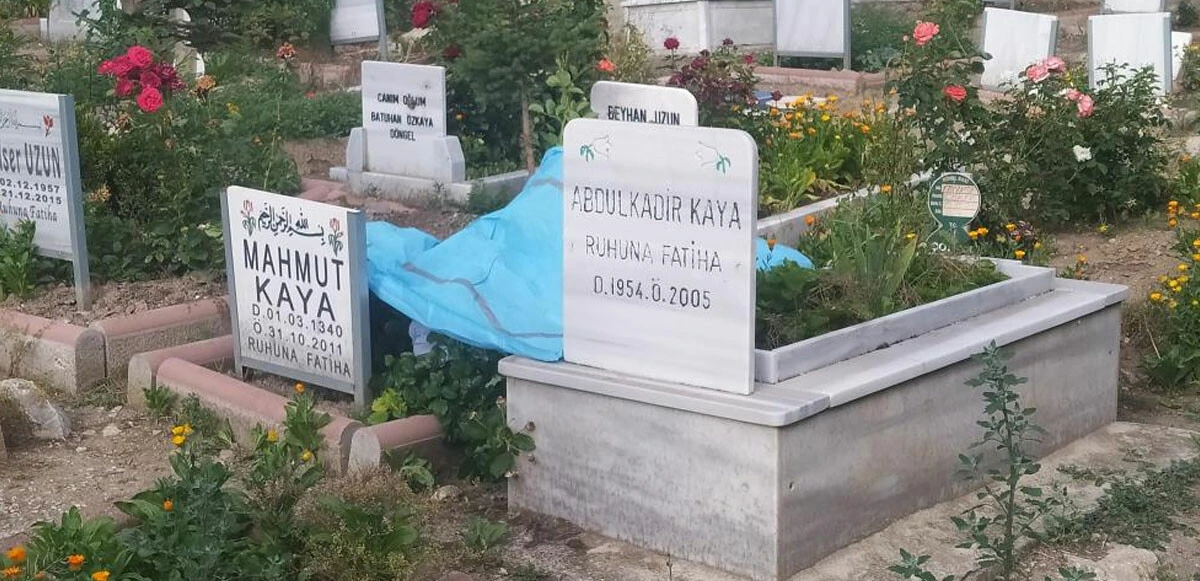Ölen eşinin kabrine gitti! Mezarlıkta ölü bulundu