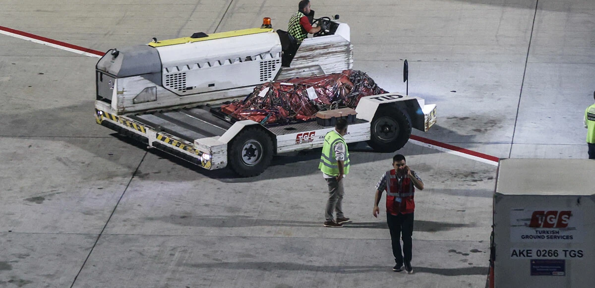 İtalya'da hayatını kaybeden Eczacıbaşı çalışanlarının cenazeleri Türkiye'de