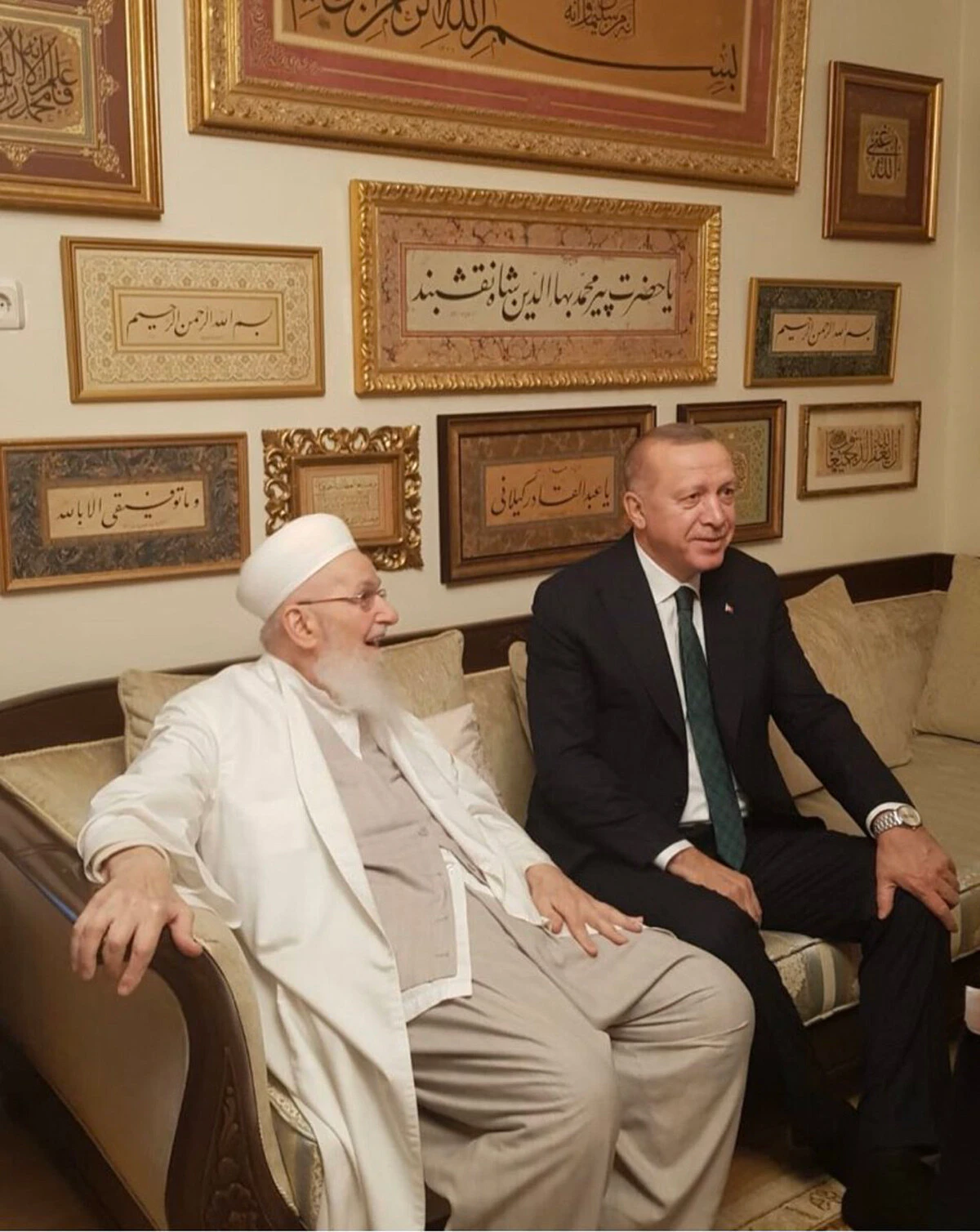 İsmailağa Cemaati yeni lideri Hasan Kılıç kimdir? Mahmut Ustaosmanoğlu Hocaefendi'nin vekil bıraktığı Hasan Kılıç Hocaefendi kaç yaşında, nereli?