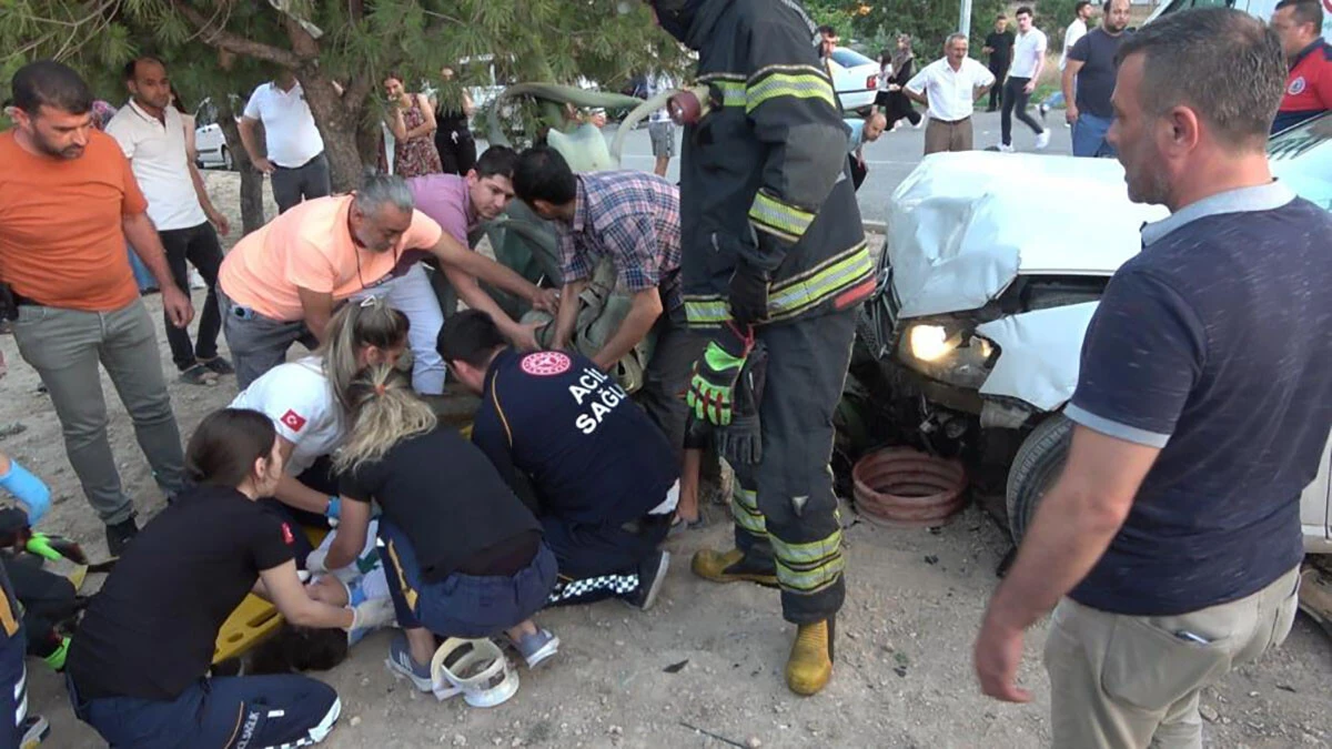 Kaza sonrası sürüklenen araçlar bebek arabası ve yayalara çarptı: 1 ölü 7 yaralı