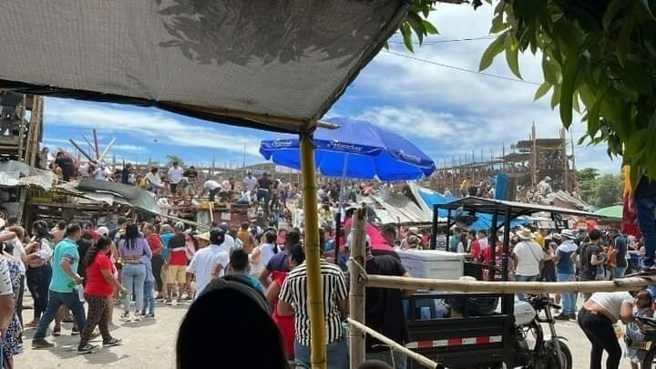 Boğa güreşi sırasında tribün çöktü: 4 ölü, 322 yaralı