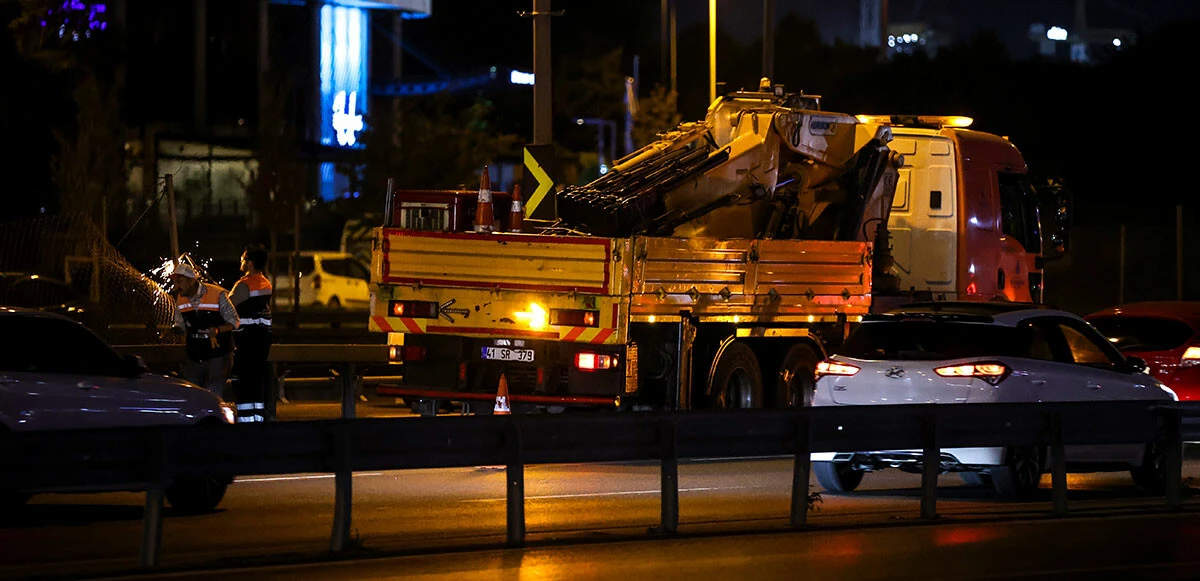 Metrobüs hattındaki yollarda yeni düzenleme: Beyaz Yol çalışması başladı