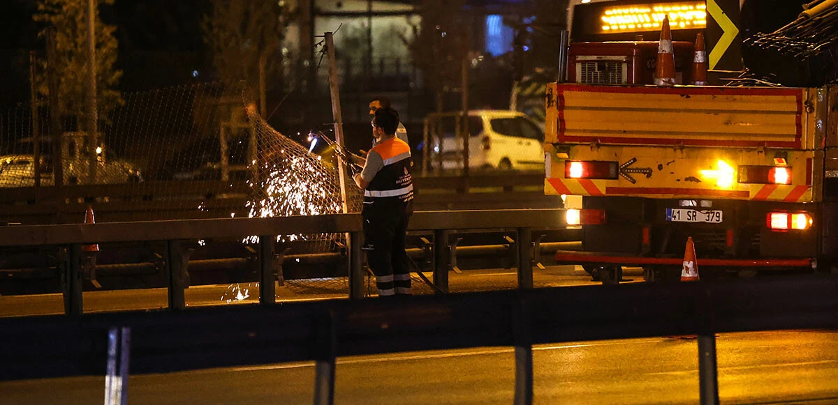 Metrobüs hattındaki yollarda yeni düzenleme: Beyaz Yol çalışması başladı