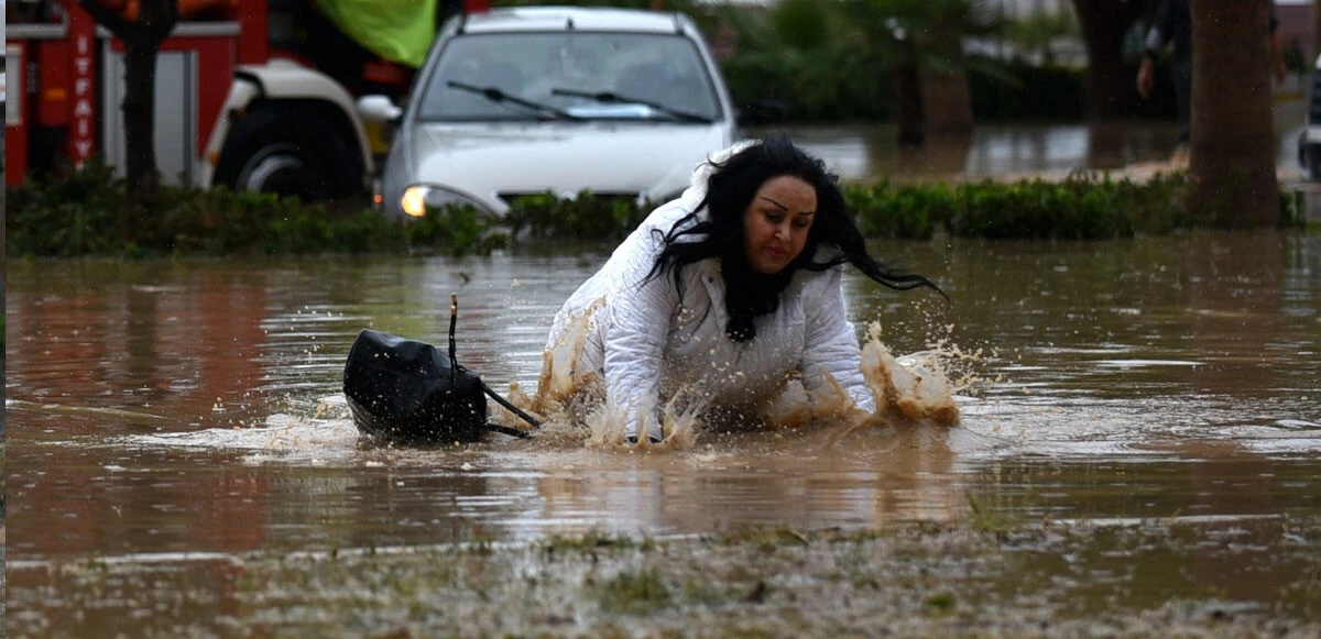 Meteoroloji ve AFAD’dan 6 ile kırmızı kod: Çok kuvvetli ve aşırı yağış alarmı verildi! Yaz yağmurları yıkıp geçecek