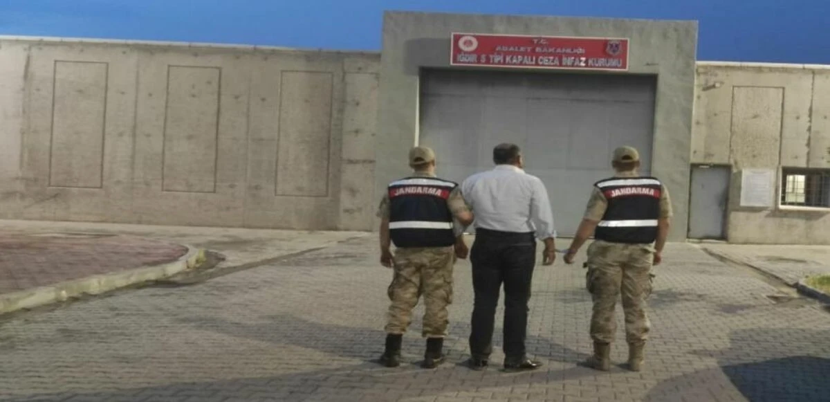 Tam bir suç makinesi çıktı! Çocuk katili bazanın altında yakalandı