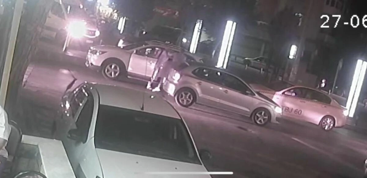 'Yol verme' tartışmasında araya giren baba-oğul bıçaklandı: Önce babamı hastaneye götürün!