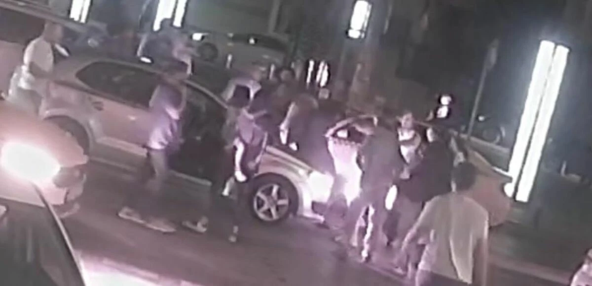 'Yol verme' tartışmasında araya giren baba-oğul bıçaklandı: Önce babamı hastaneye götürün!