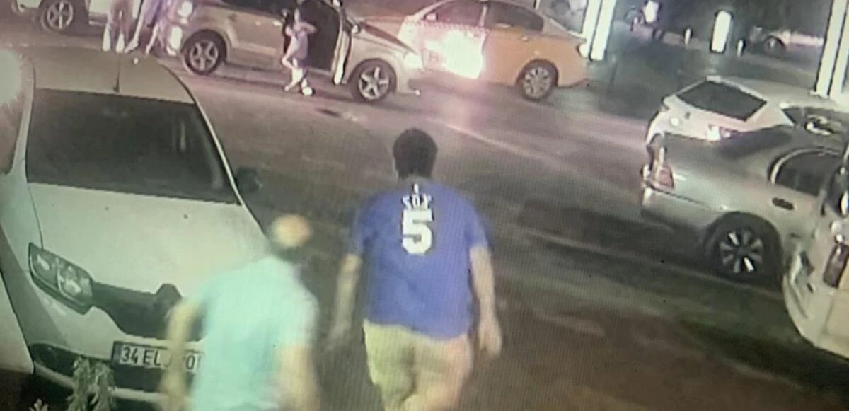 'Yol verme' tartışmasında araya giren baba-oğul bıçaklandı: Önce babamı hastaneye götürün!