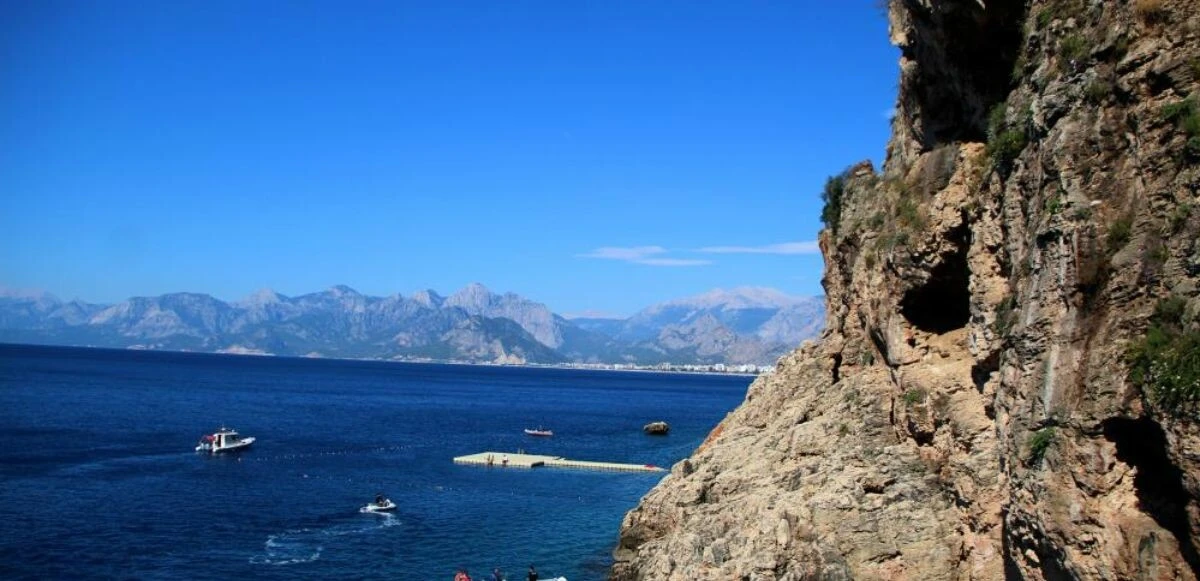 Tuvaletini yapmaya çalışırken metrelerce yüksekten düştü: İlk düşündüğü telefonu oldu