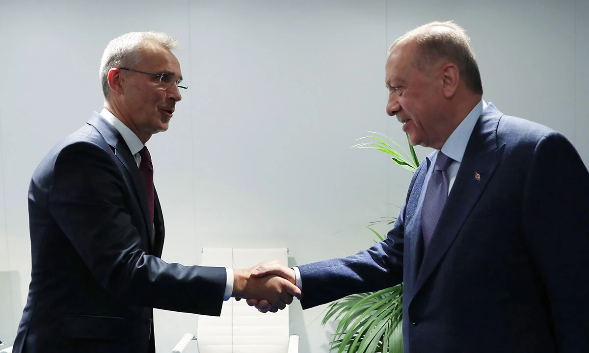 Stoltenberg'den 4'lü zirvedeki mutabakata ilişkin ilk açıklama: NATO için tarihi başarı