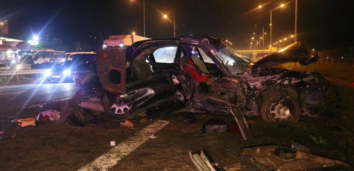 TEM Otoyolunda 2 feci kaza: 3 ölü, 4 yaralı