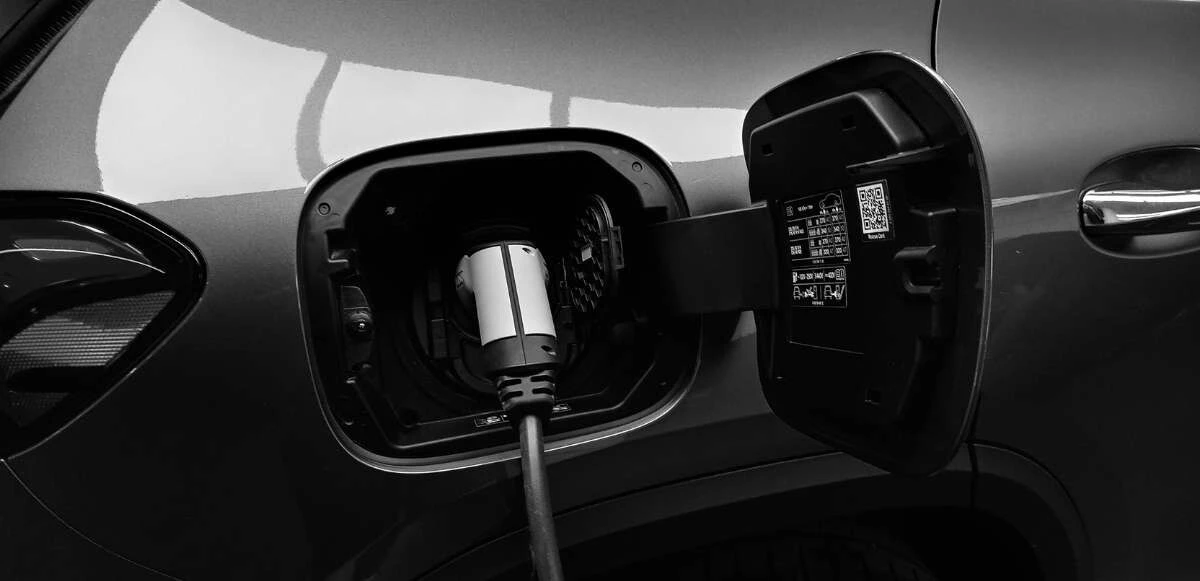 Avrupa Birliği karara vardı: 2035'te tamamen geçilecek! Benzinli ve dizel otomobillere elveda