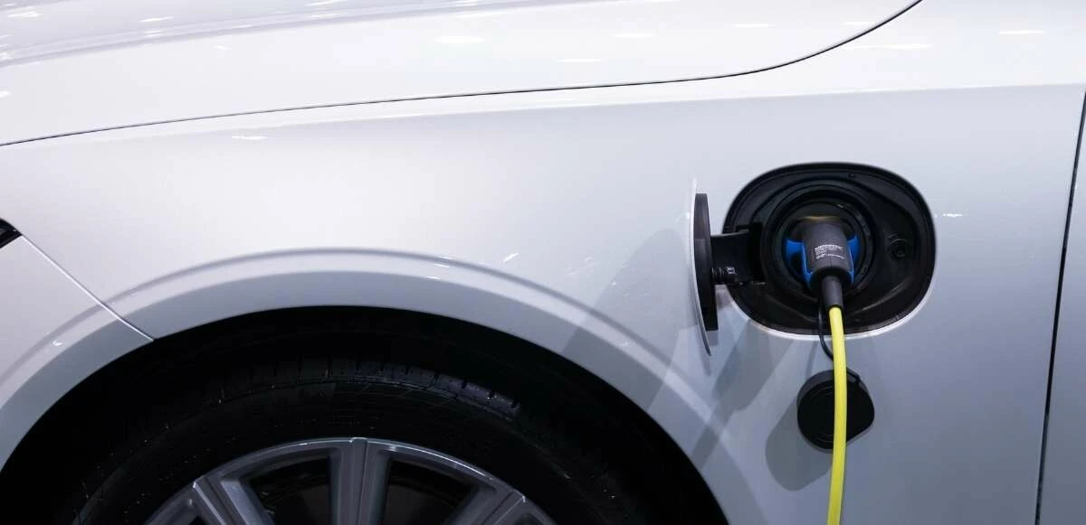 Avrupa Birliği karara vardı: 2035'te tamamen geçilecek! Benzinli ve dizel otomobillere elveda