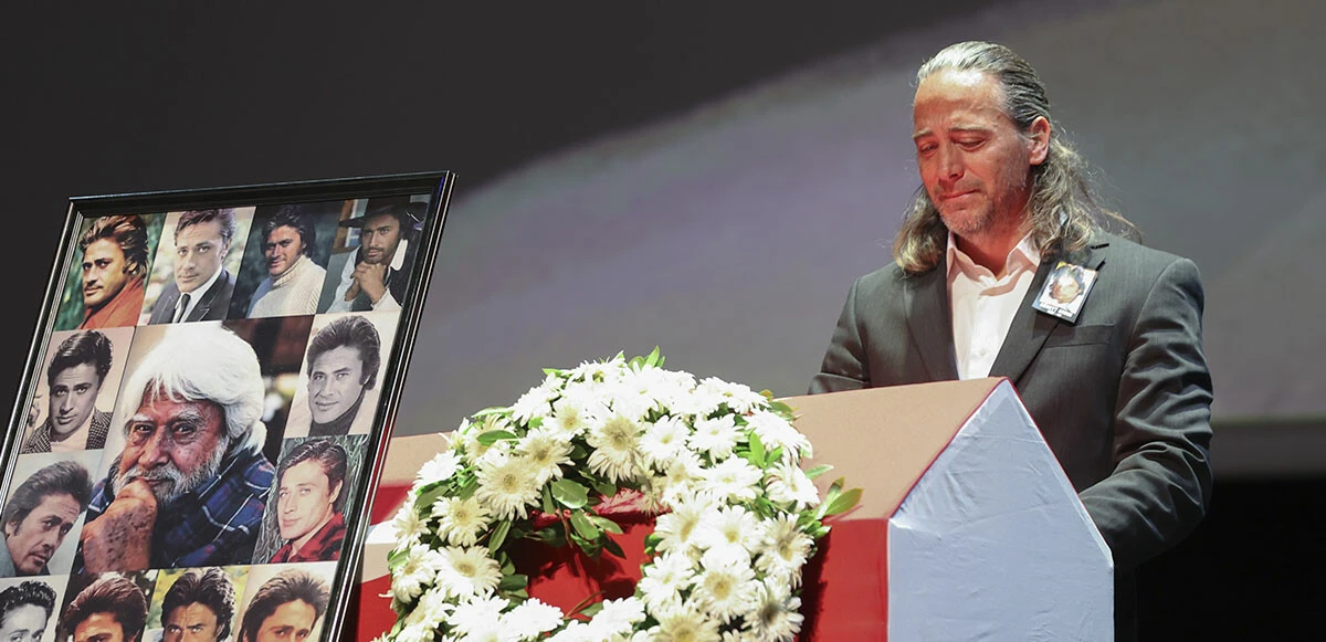 Murat Arkın babası Cüneyt Arkın’a onun repliğiyle veda etti: Ağlamayın be böyle insanlara ağıt değil destan yaraşır