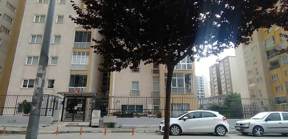 Fahiş aidat zammı eylemine yönetici dayağı: Engelli site sakinini hastanelik etti