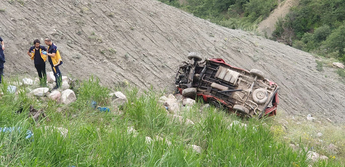 Tokat’ta feci kaza! Minibüs uçuruma yuvarlandı: 1’i çocuk 4 kişi öldü