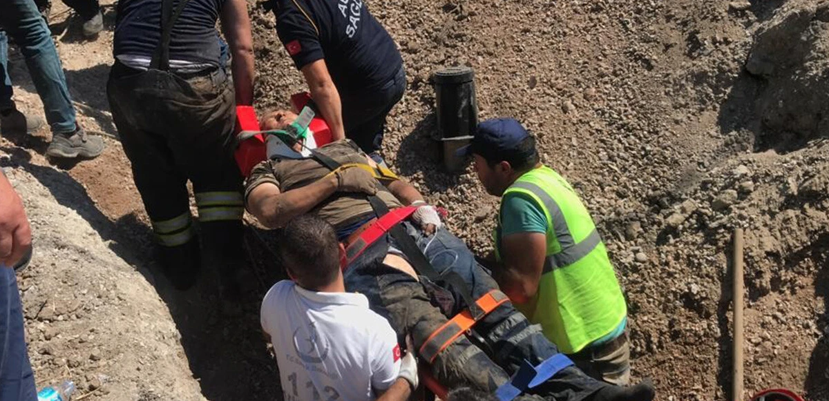 Toprağa gömüldü, arkadaşları elleriyle kazıyarak kurtardı