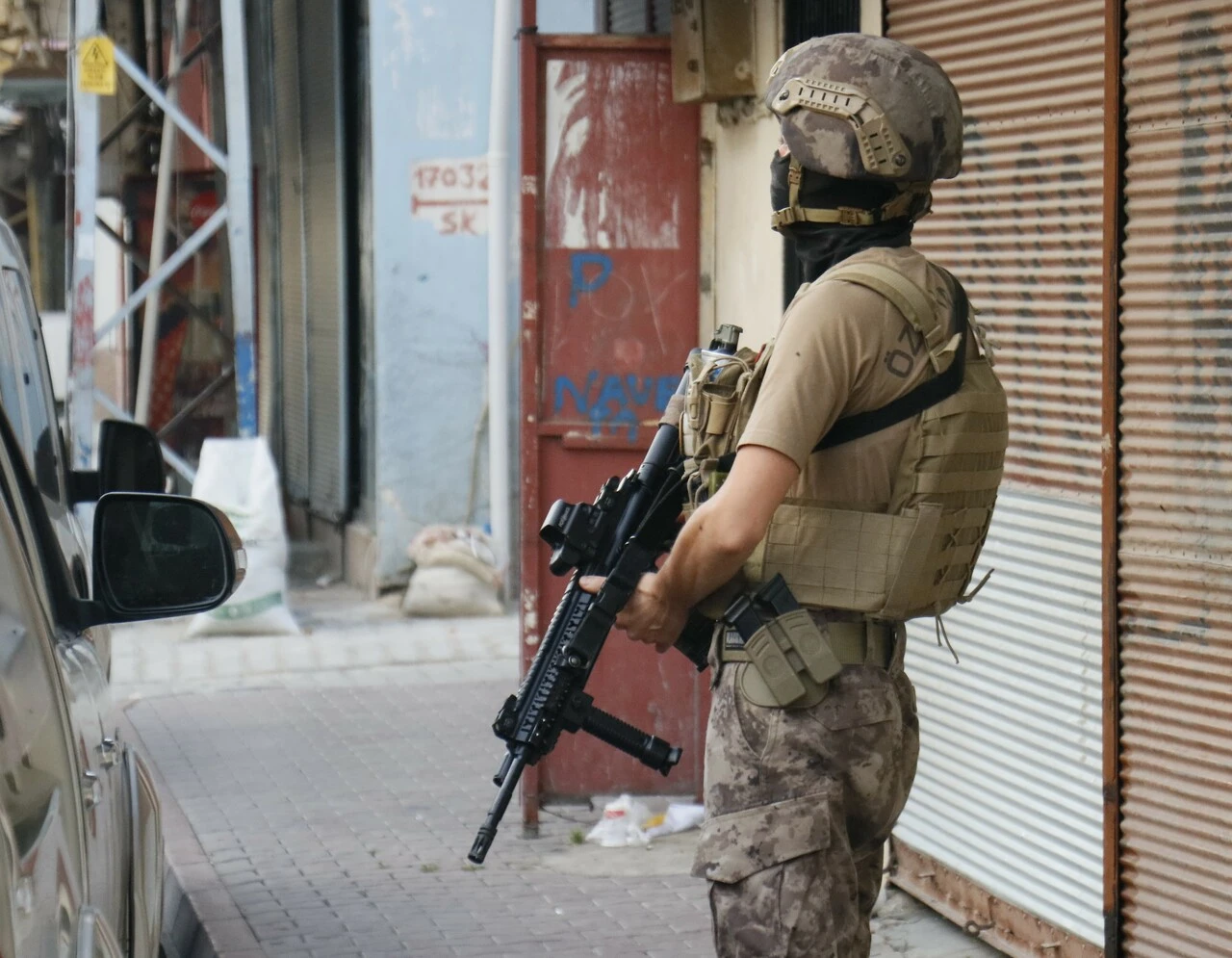 Organize suç örgütlerine yönelik 24 ilde "Tümör" operasyonu! 284 şüpheli hakkında gözaltı kararı