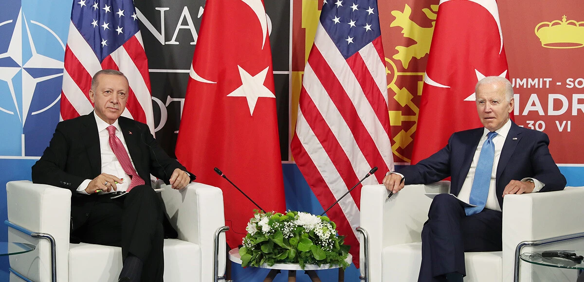 Son dakika! Cumhurbaşkanı Erdoğan, NATO dönüşü İsveç ve Finlandiya'ya uyarılarını yineledi: Elimizde belgeler var, gerekeni yaparız