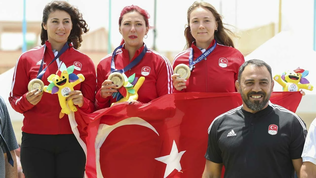 Klasik Yay Karışık Milli Takımı, altın madalya kazandı
