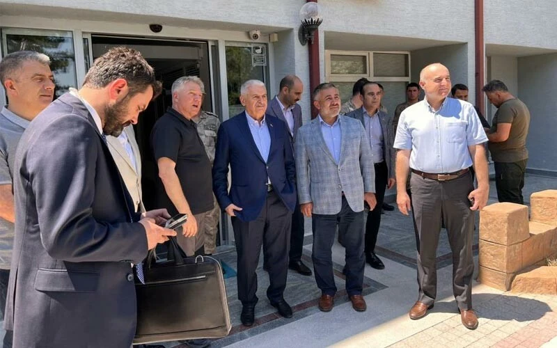 Havada panik anları! Binali Yıldırım'ı taşıyan helikopter acil iniş yaptı