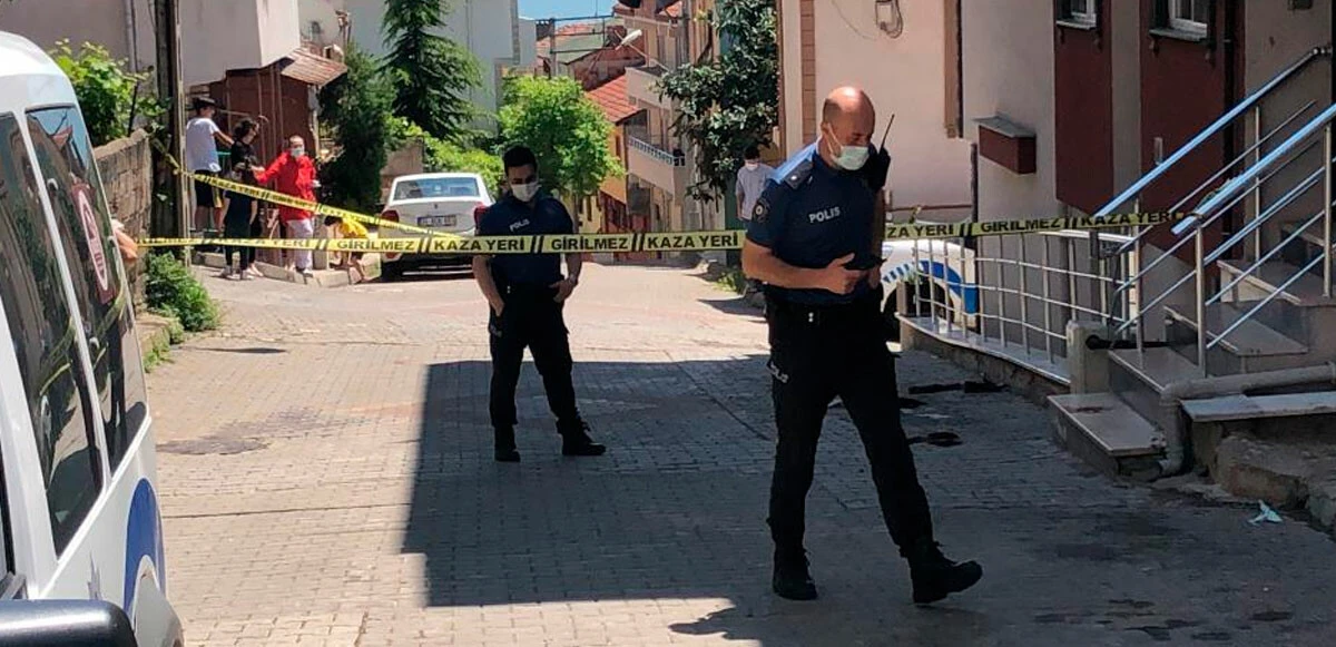 Dünürünü bıçaklayan adamın kızı: Annemin üstüne oturup kıyafetlerini parçaladı