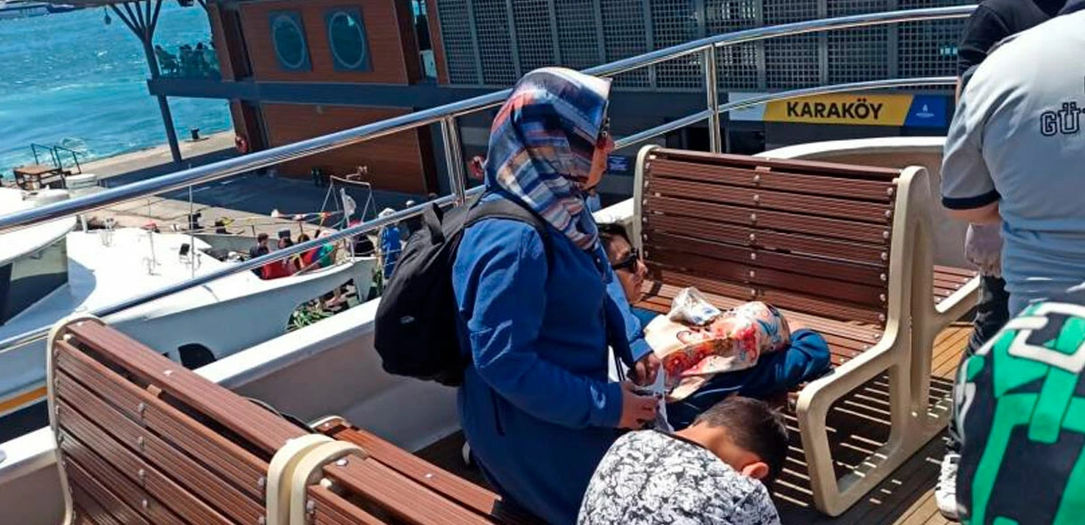 Son dakika! İstanbul'da korku dolu anlar: Şehir hatları vapuru iskeleye çarptı, yaralılar var