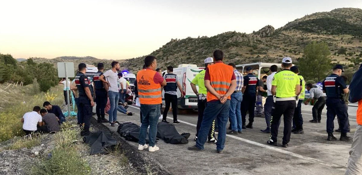 Konya'da facia gibi kaza! İki otomobil çarpıştı: 5 ölü, 4 yaralı