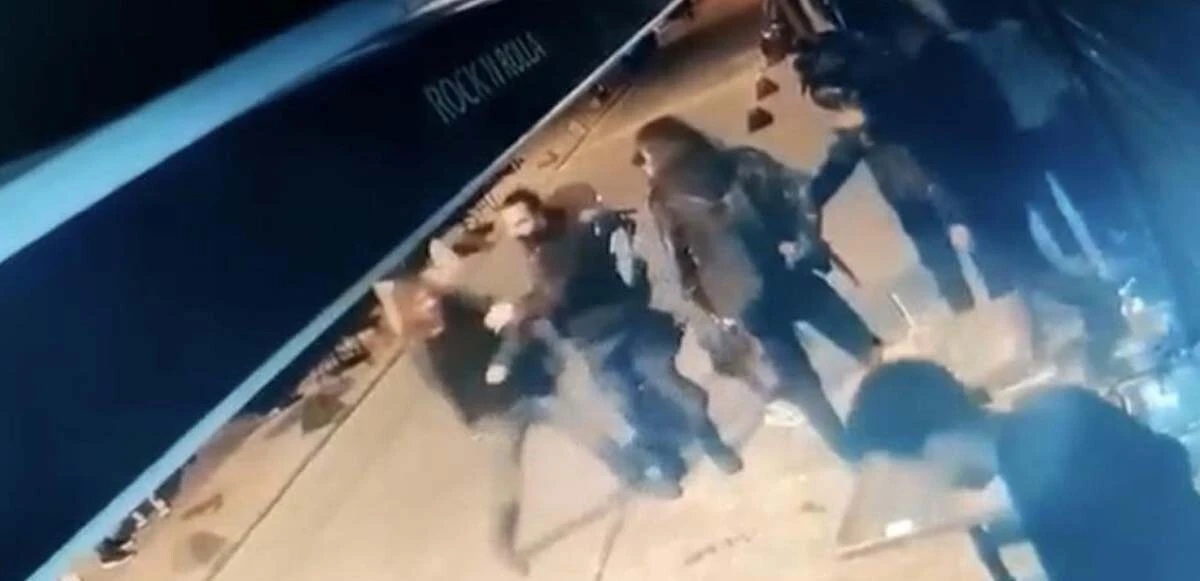 Önce ayağına çağırdı sonra bıçaklayıp kaçtı! Korku dolu anlar kamerada