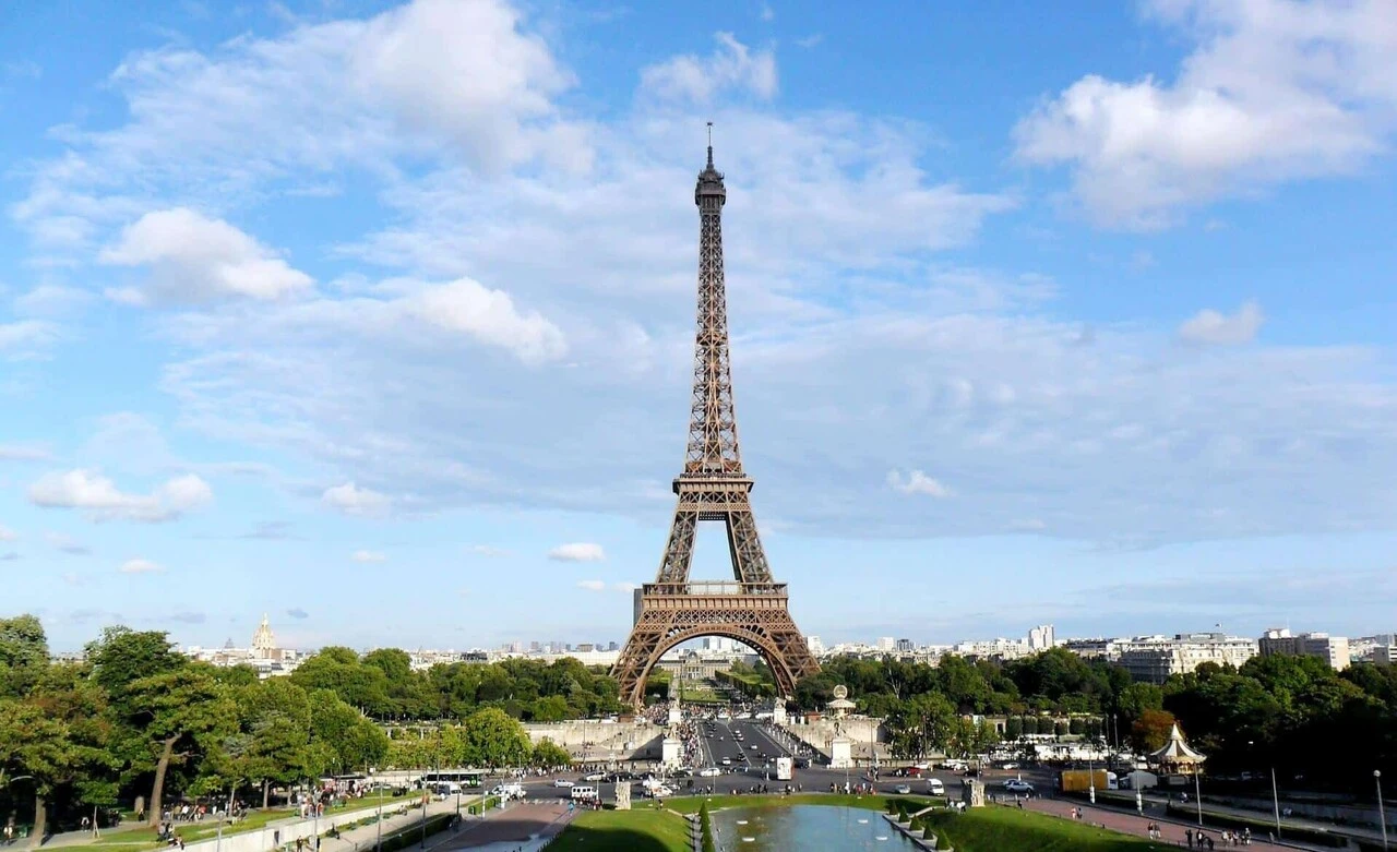 Eyfel Kulesi raporu sızdı durum ciddi! Onarılmazsa yıkılabilir