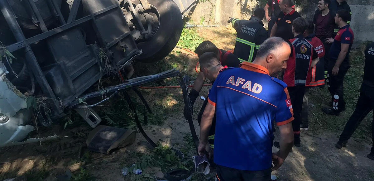 Son dakika! Kırklareli'nde yolcu otobüsü devrildi: Feci kazada 6 kişi öldü 25 kişi de yaralandı