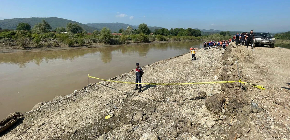 Düzce’deki selde kaybolan kepçe operatörünün cesedi bulundu