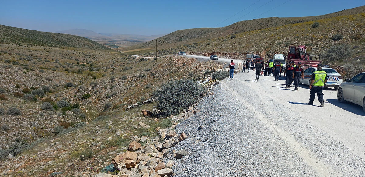 Tarım işçilerini taşıyan minibüs uçuruma yuvarlandı