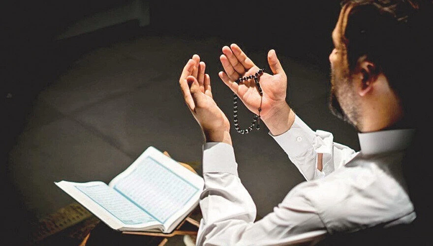 Arefe günü YAPILACAK ibadetler, dualar ve zikirler nelerdir? Arefe günü 1000 ihlas okumanın fazileti nedir? İşte ihlas suresinin okunuşu, anlamı ve önemi