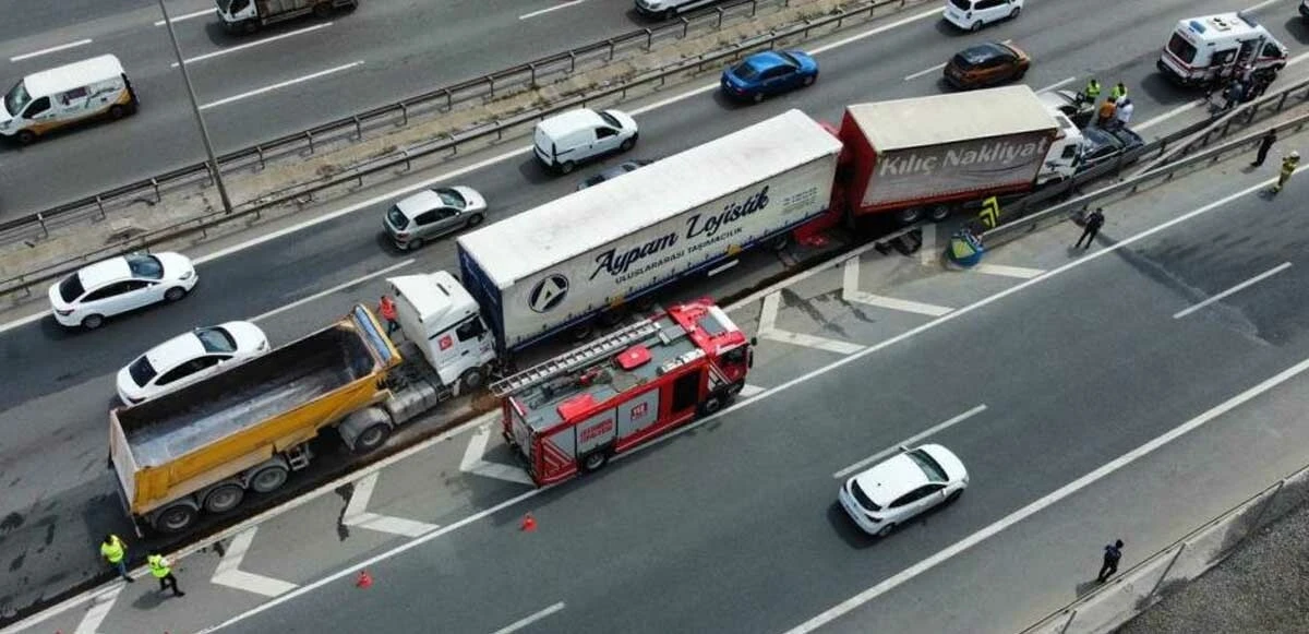 Son dakika! TEM'de zincirleme kaza: Trafik durma noktasında