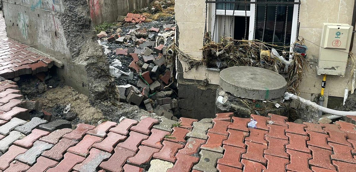 İçişleri Bakanı Soylu sel felaketinin yaşandığı Esenyurt’ta! Nakdi yardım müjdesini verdi