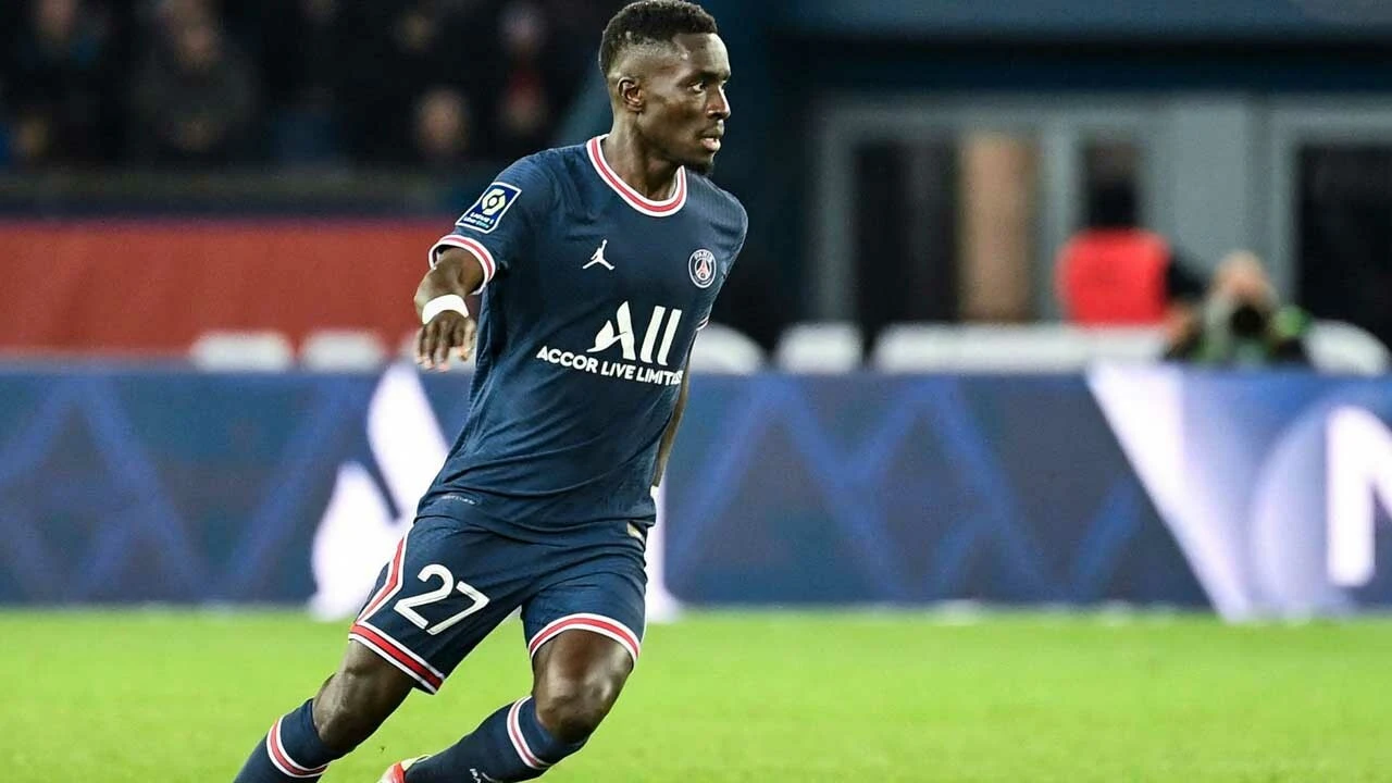 Erden Timur'dan Paris çıkarması: Yeni transferi alıp gelecek!