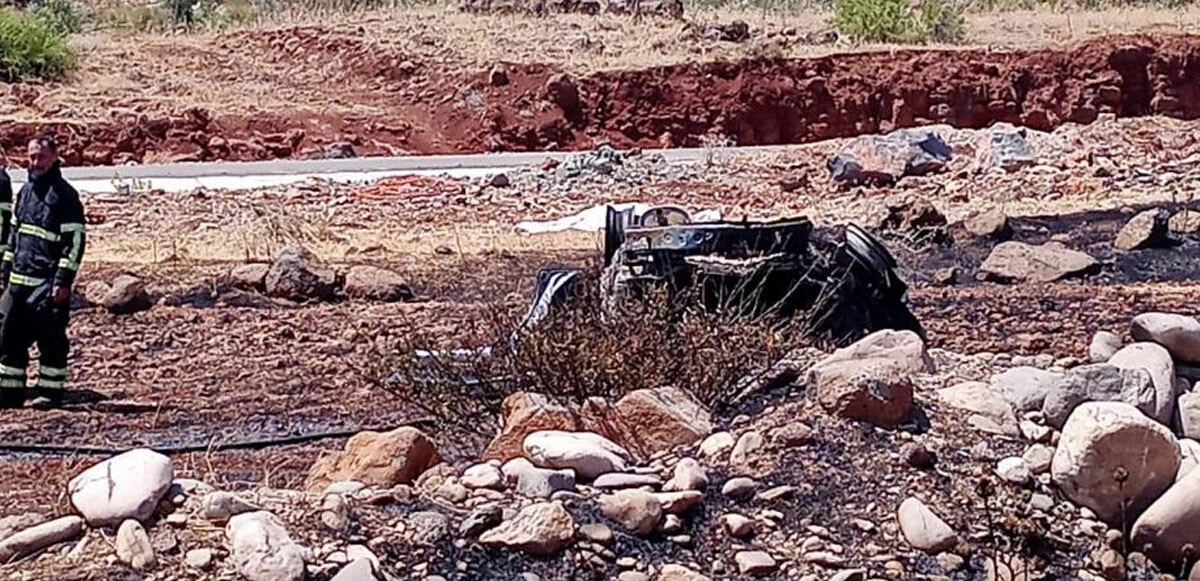 Bir aile yok oldu: Kontrolden çıkan araba takla attı, patladı, küle döndü
