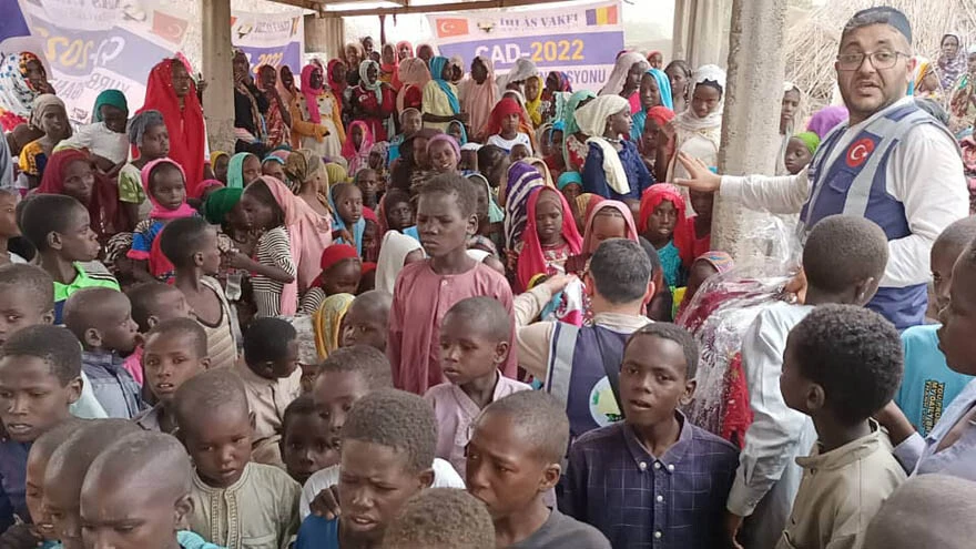 Yaradan'a kurban, yetimlere bayram oldu