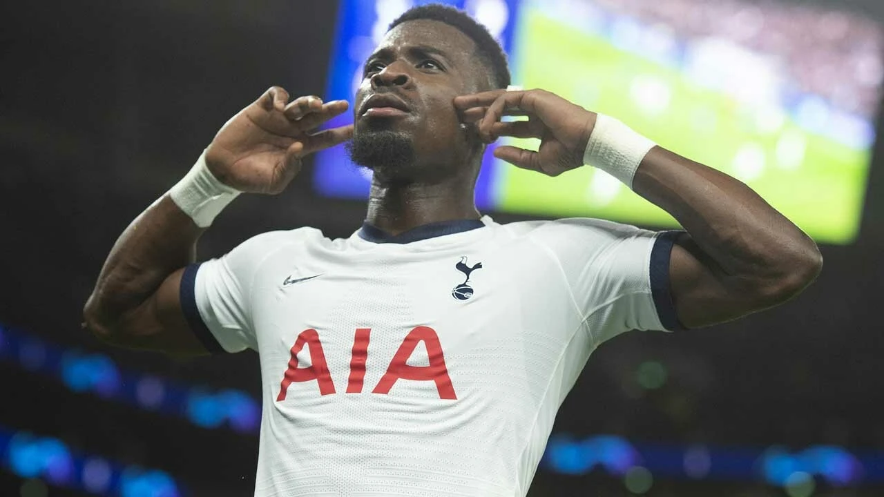 Galatasaray 'yeni Eboue'sini buldu: Dünya devlerinde forma giydi