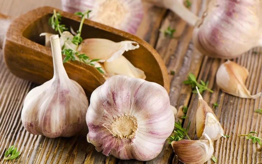 Saçlarınızı ektirmeden geri kazanın! Dökülmeyi durduruyor, güçlendiriyor!