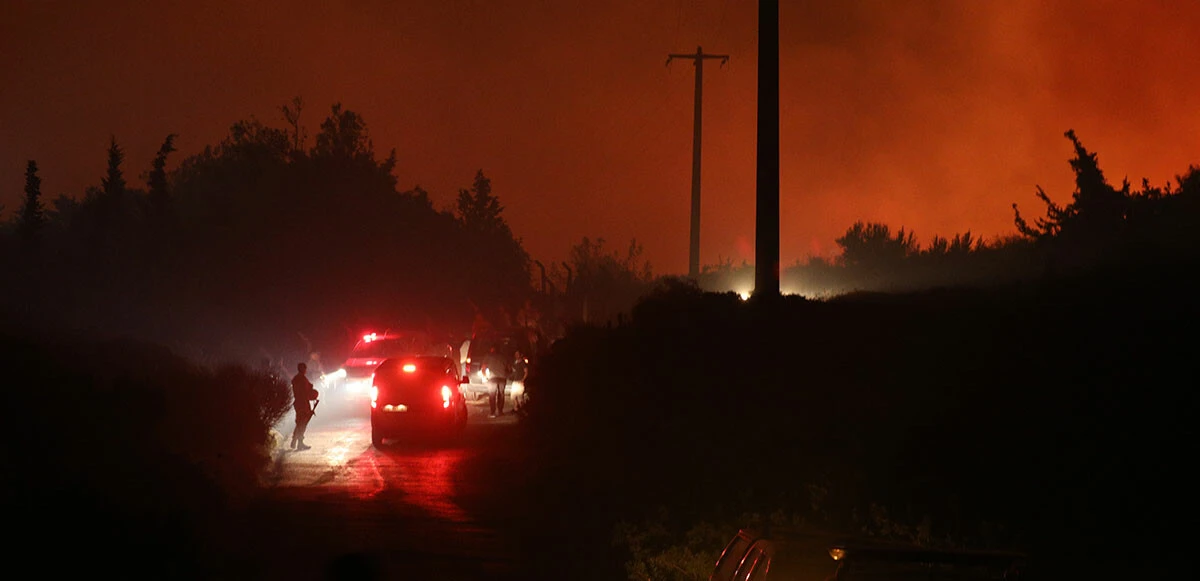 Son dakika haberi: Çeşme'de çıkan yangın kontrol altına alındı