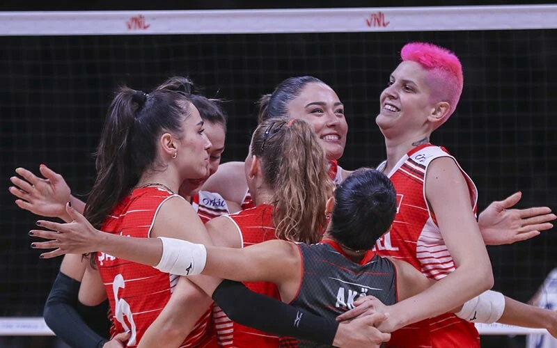 Tayland'ı mağlup eden Filenin Sultanları yarı finalde: Yeni rakip İtalya